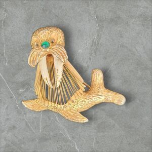 Vintage Gold Tone Walrus Brooch with Green Gem Nose Wire Wrapped Belly